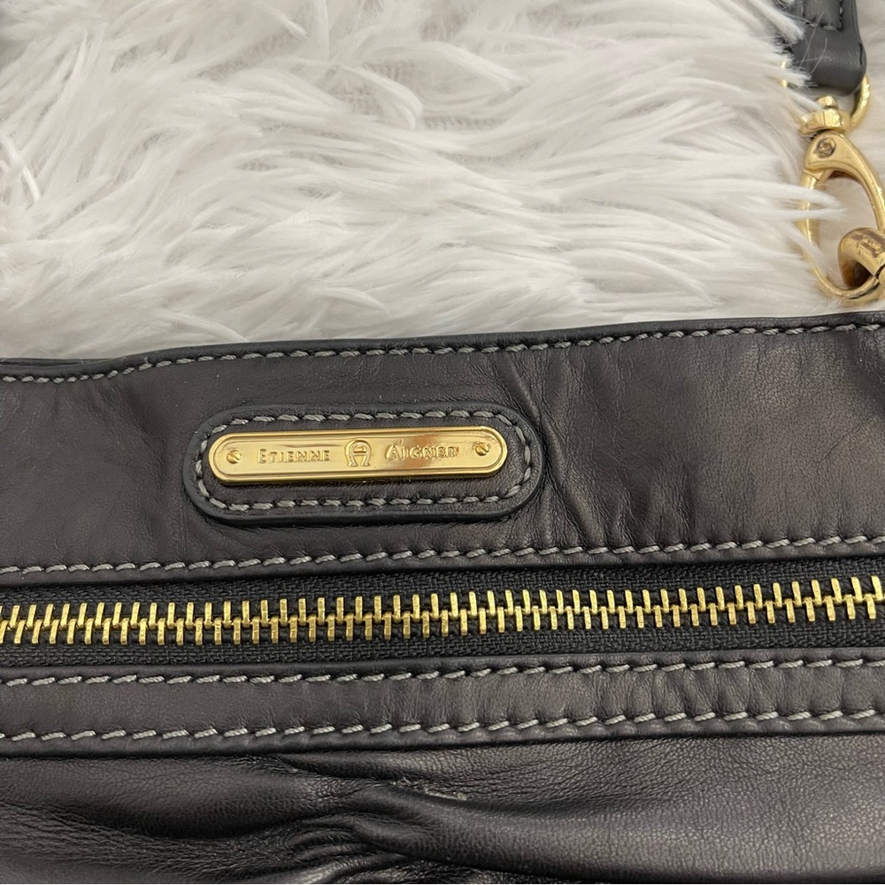 ETIENNE AIGNER CROSSBODY BAG. EXCELLENT CONDITION, PREOWNED - Picture 3 of 10